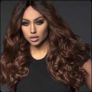 Bellami 22” wavy synthetic hair.